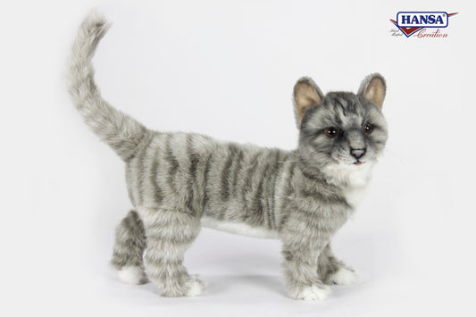 Katt kosedyr grå stående 25 cm | Hansa Creation - Bamsedyra AS