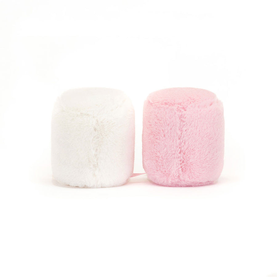 Nærbilde av Jellycat Amuseables Marshmallows – rosa kinn, brodert smil og myk plysjtekstur