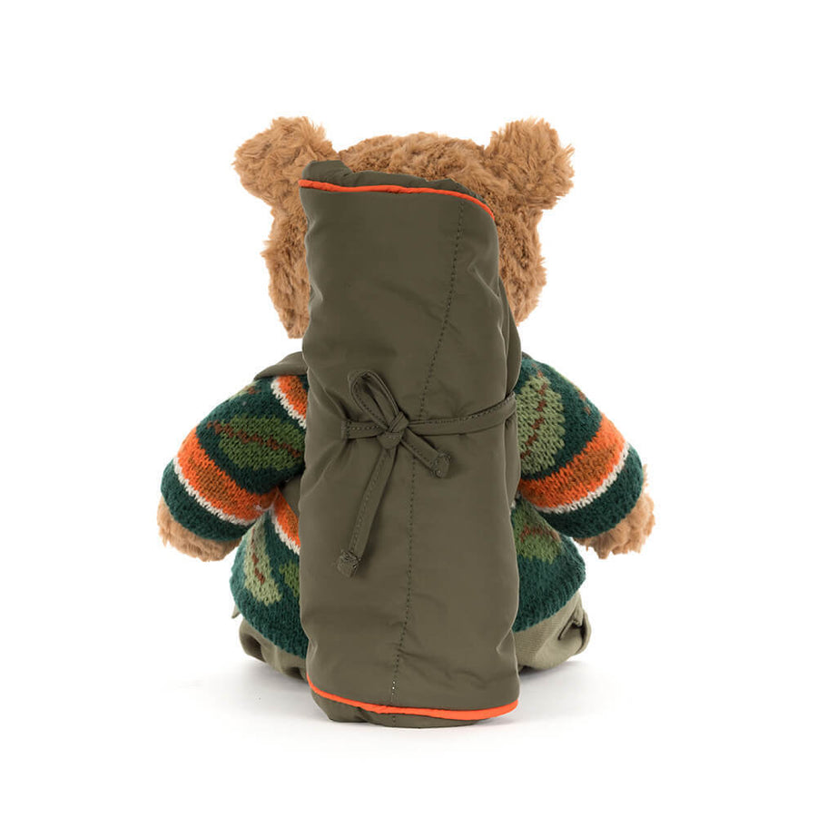 Bartholomew Bear Hiking med ryggsekken brettet ut til sovepose