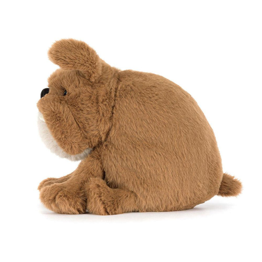 Jellycat Derreck Dog sett fra siden – ca. 37 cm lang kosehund i beige og brun plysj