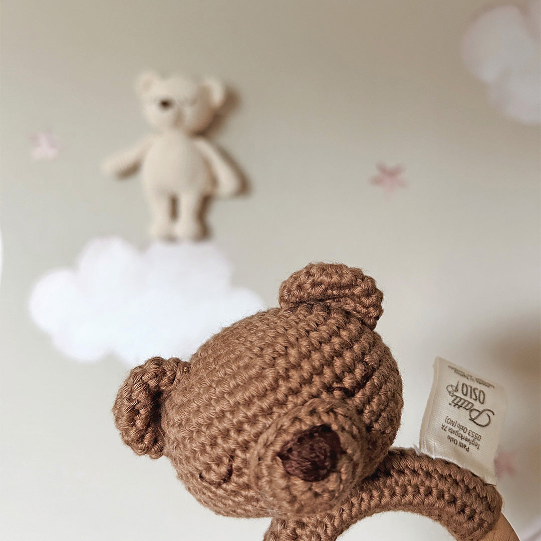 Heklet mini bamse – Bo the Bear (brun) | Patti Oslo