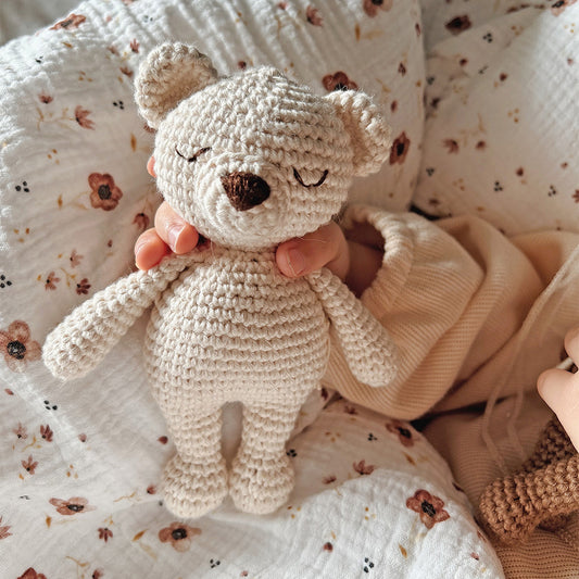 Heklet mini bamse – Polar Bear (krem) | Patti Oslo