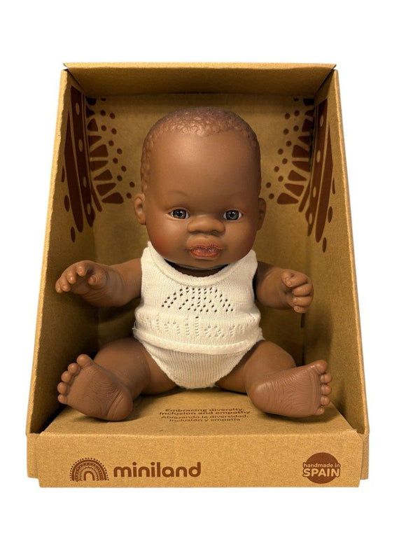 Bambola Africana Miniland 31003: Corpo In Vinile Morbido Articolato, 40 Cm, Anatomicamente Corretta E Profumata