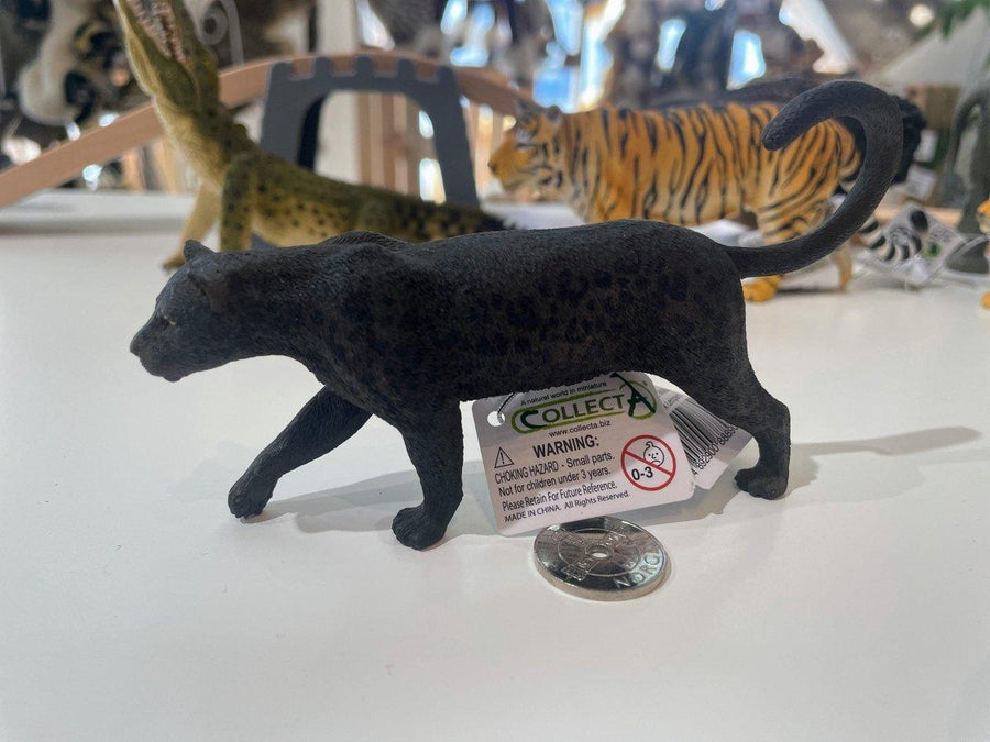 CollectA Melanistisk Leopard Figur – sidevisning av naturtro svart panter