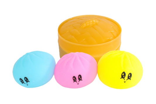 Squishy Dumplings 3-pakk – tre myke pastellfargede foam-dumplings i steamer basket