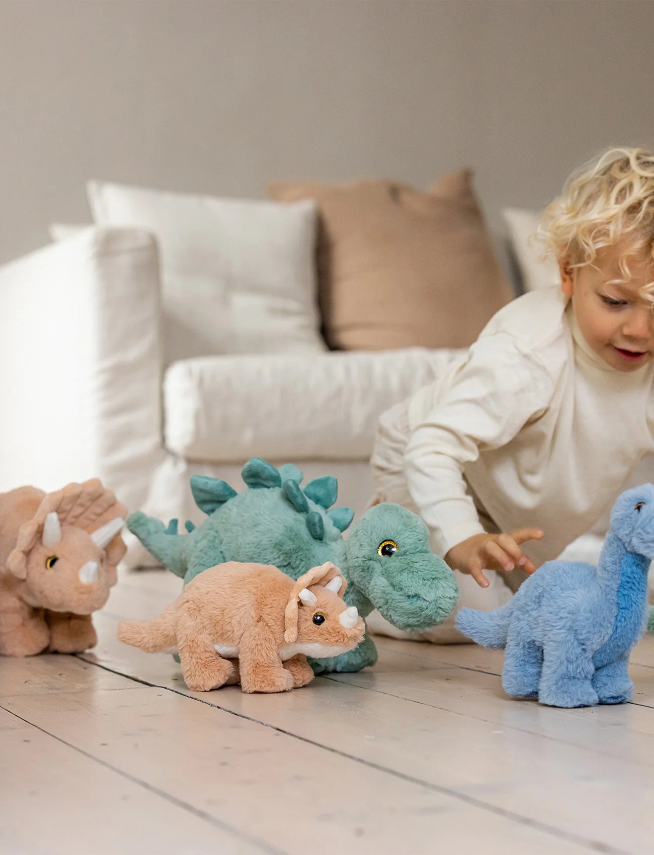 Triceratops 27 cm – beige | Teddykompaniet