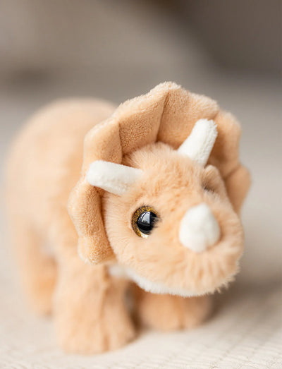 Triceratops 27 cm – beige | Teddykompaniet - Bamsedyra AS