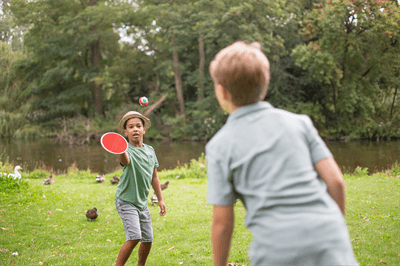 Kids Throwing Game