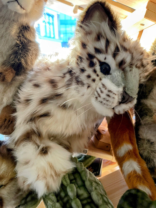 Hansa Creation Snow Leopard Cub Plush Toy - Adorable and Lifelike Stuffed Animal - Bamsedyra