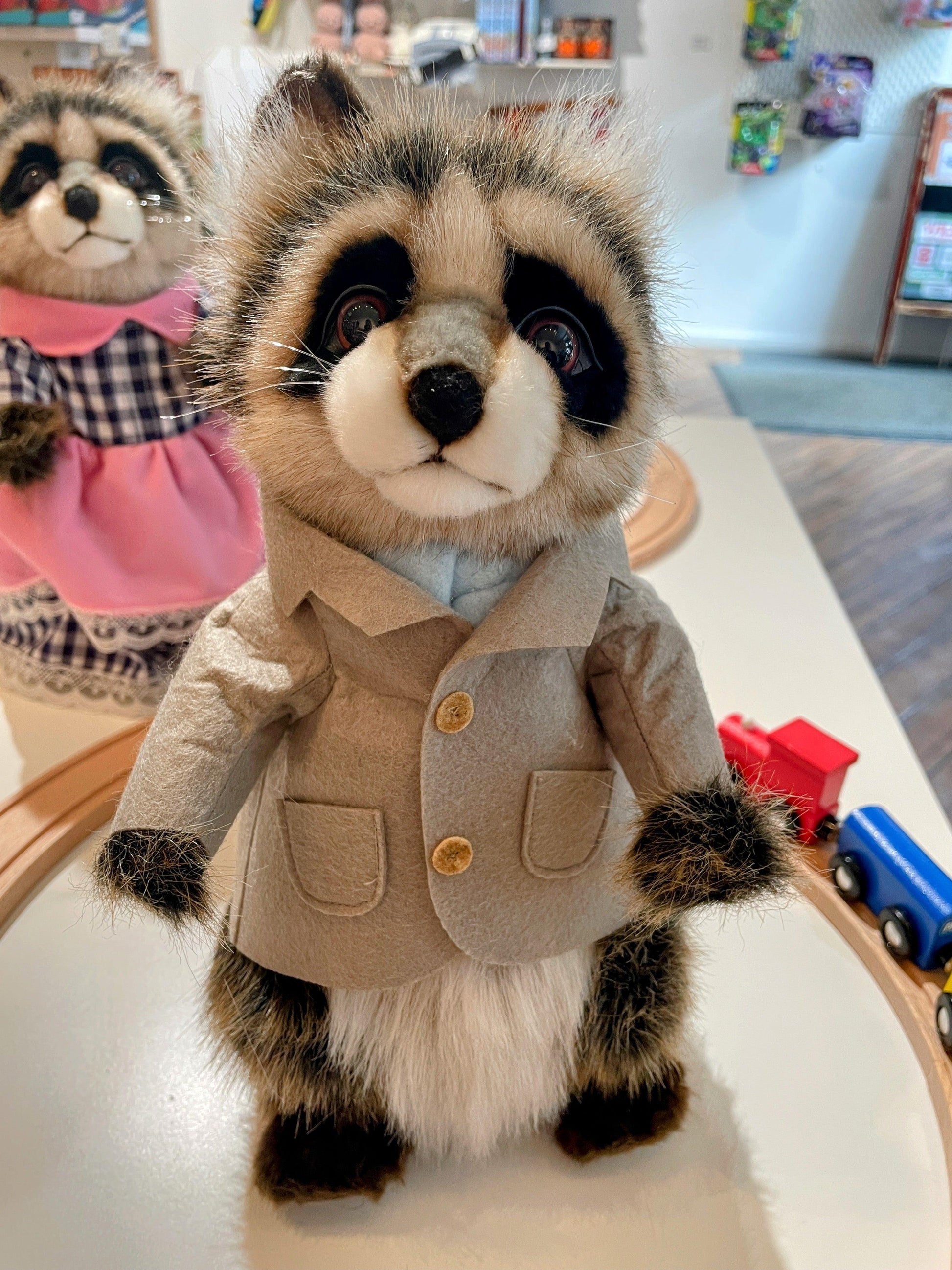 Hansa Creation Raccoon Dad with Clothes - Wise and Lifelike Plush Toy - Bamsedyra