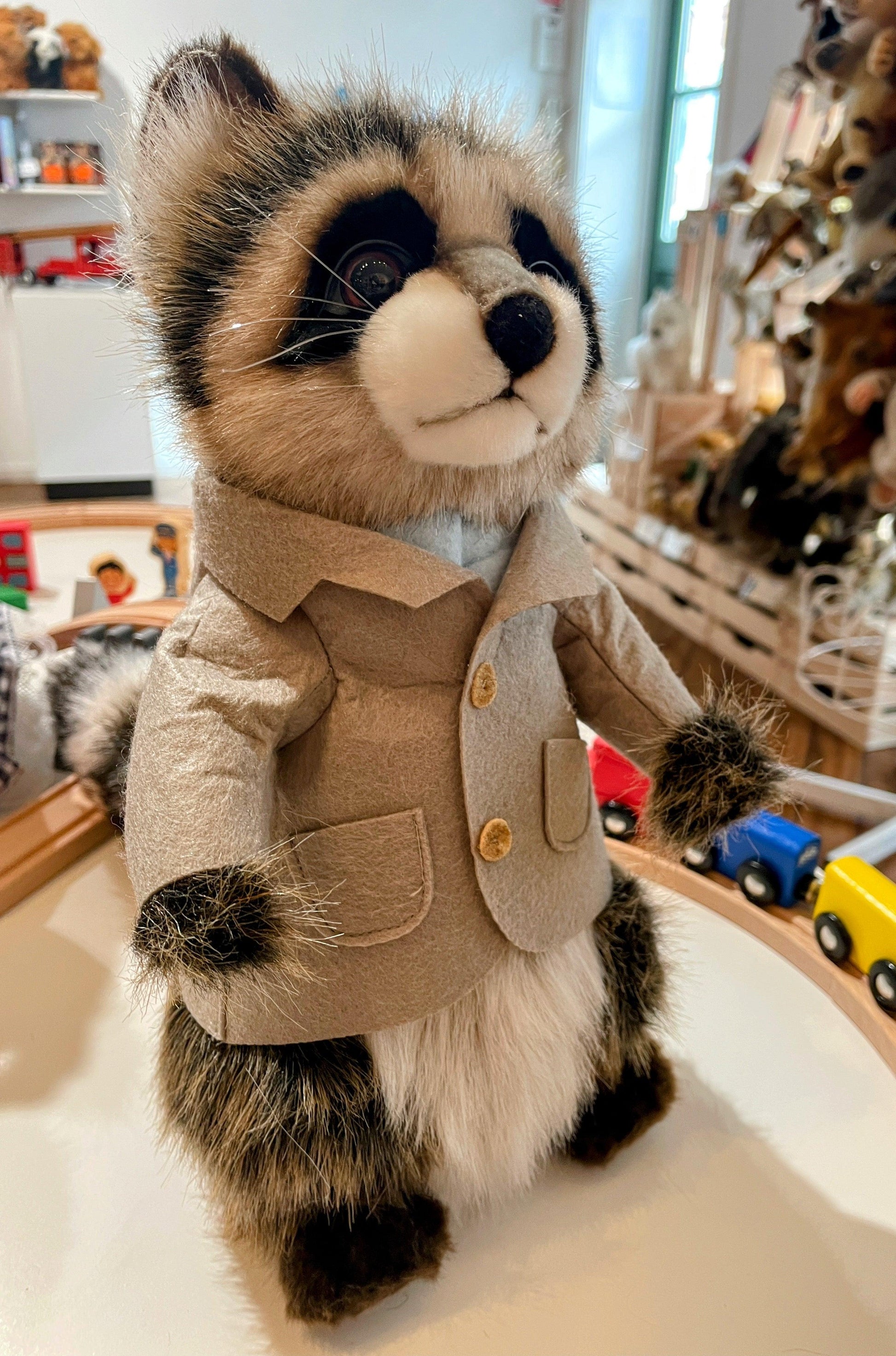 Hansa Creation Raccoon Dad with Clothes - Wise and Lifelike Plush Toy - Bamsedyra