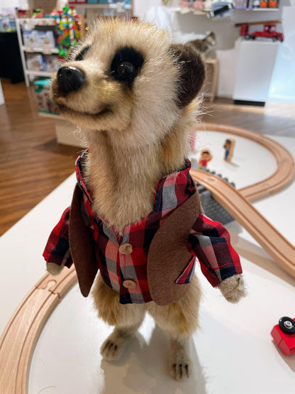 Hansa Creation Meerkat Dad with Clothes Plush Toy - Charming and Lifelike Stuffed Animal - Bamsedyra