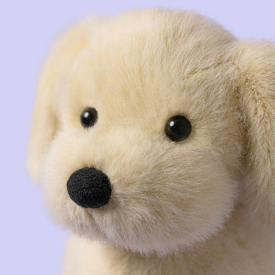 Jellycat Golden Puppy sett fra siden – gyllen plysj valp med myke ører