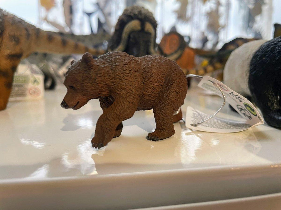 CollectA Brunbjørnunge Figur – sidevisning av naturtro bjørnunge