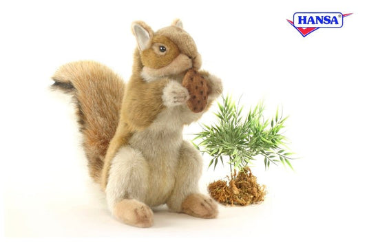 Hansa Creation Red Squirrel with Nut - Bamsedyra