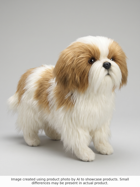 Hansa Creation Shih Tzu – naturtro hvit og brun Shih Tzu hundebamse med lang bølget pels